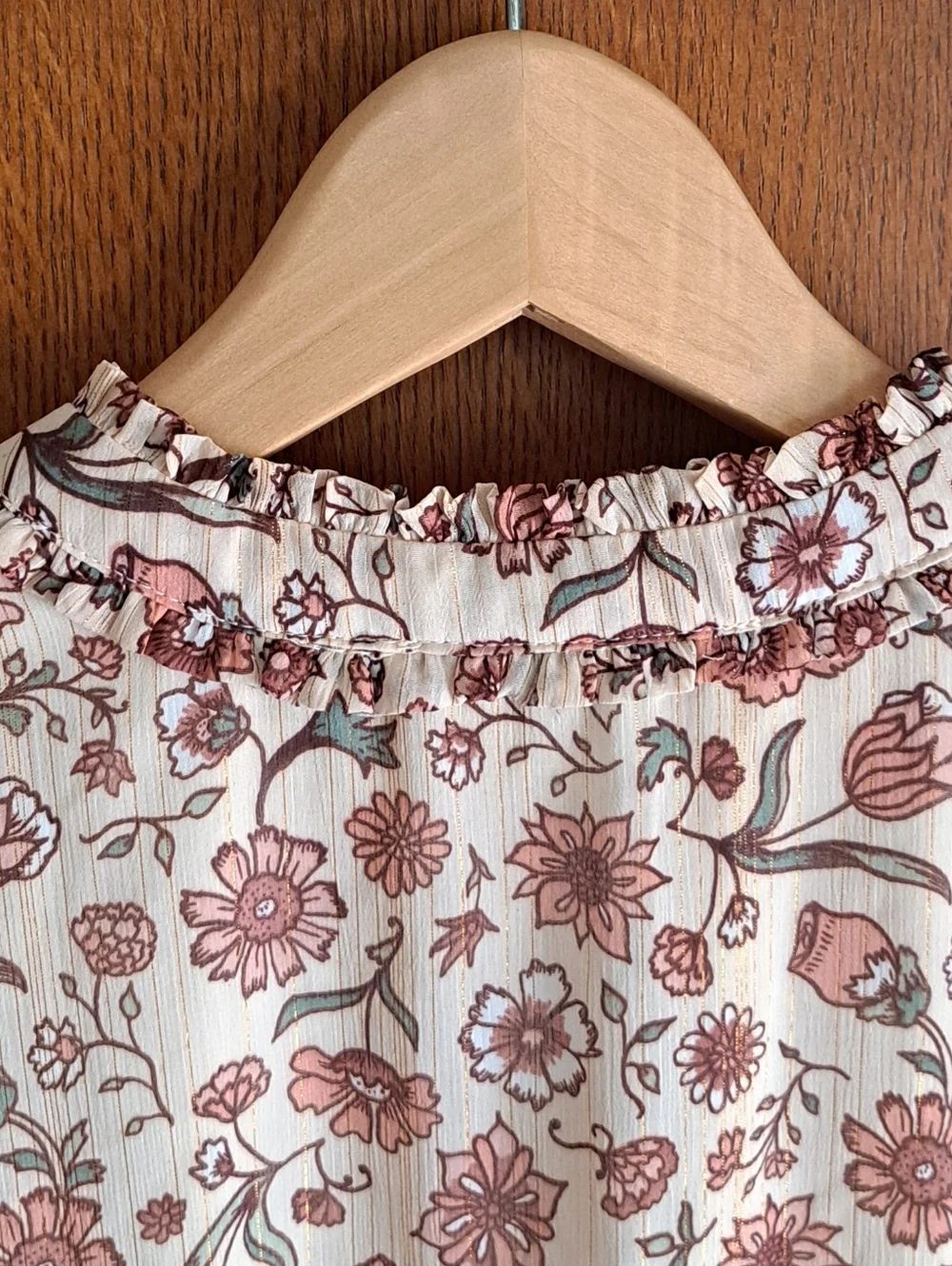 A Love Story Boho Floral Ruffle Neck Metallic Thread Blouse L - Picture 6 of 8